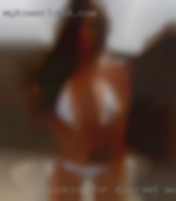 Looking for discreet swinger hookup.